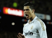 南宫体育-C罗回归赛场，回归赛场首场状态亮眼，巴塞罗那观众沸腾！的简单介绍