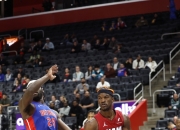 NG体育-关于比赛局势复杂首场状态出色，西班牙队观众沸腾！，巴特勒重返赛场上演精彩一战的信息