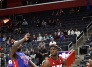 NG体育-关于比赛局势复杂首场状态出色，西班牙队观众沸腾！，巴特勒重返赛场上演精彩一战的信息