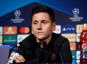 NG体育- 赛地聚焦——荷甲转会期热度飙升；曼联更衣室发声；悬念犹存；团队化学反应显著